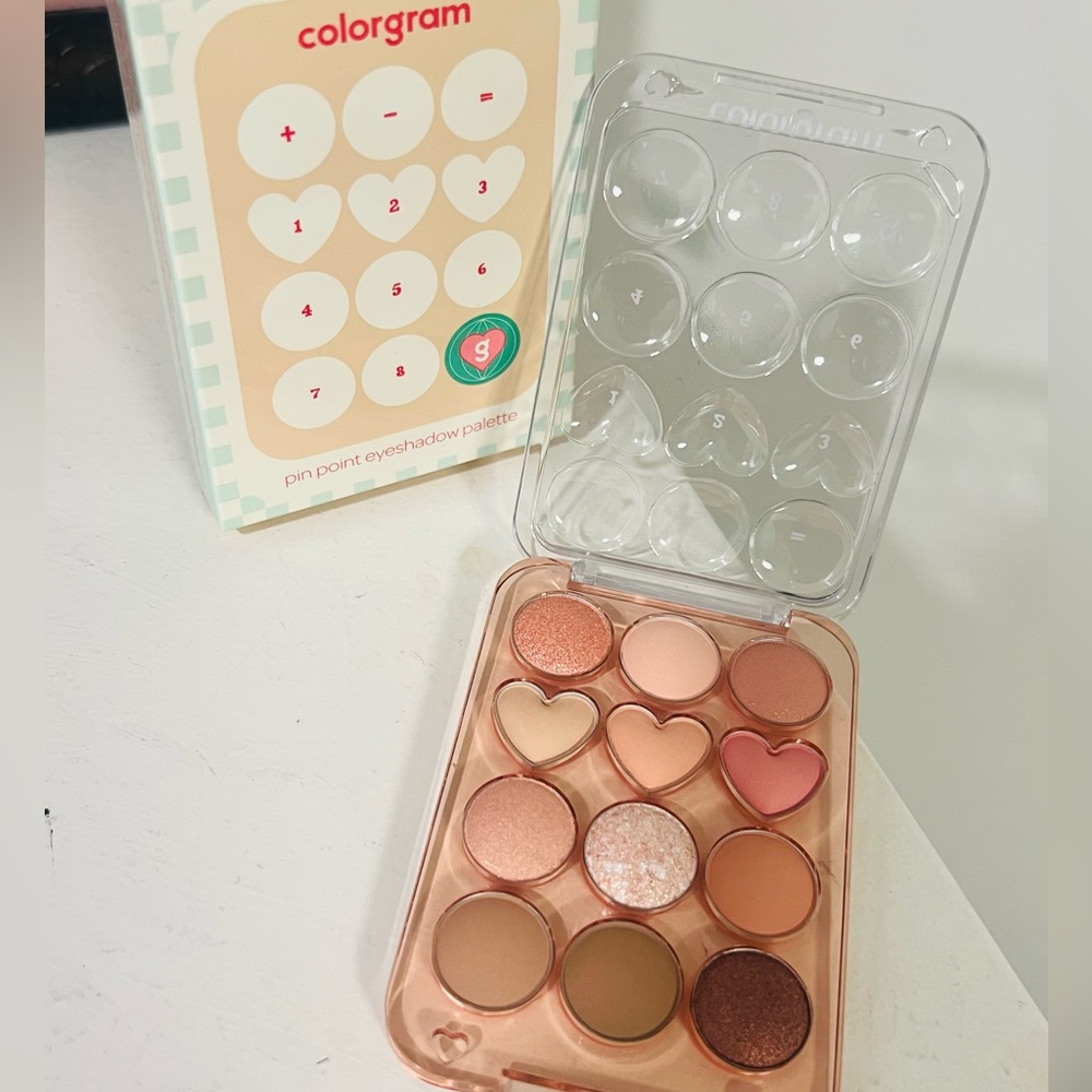 Colorgram Pin Point Eyeshadow Palette 🎨 - Picture 5 of 8
